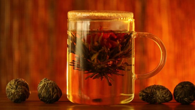 茶暖胃红茶茶花在水中绽放泡茶