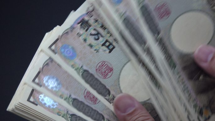 计数日元现金纸钱实拍视频工资收益
