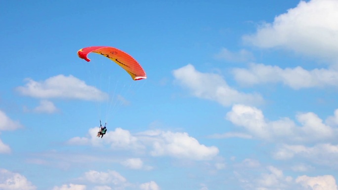 跳伞滑翔伞活动体验天空空中飞行