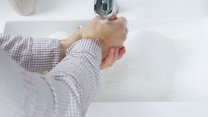 用肥皂洗手肥皂泡住宅房间家庭生活