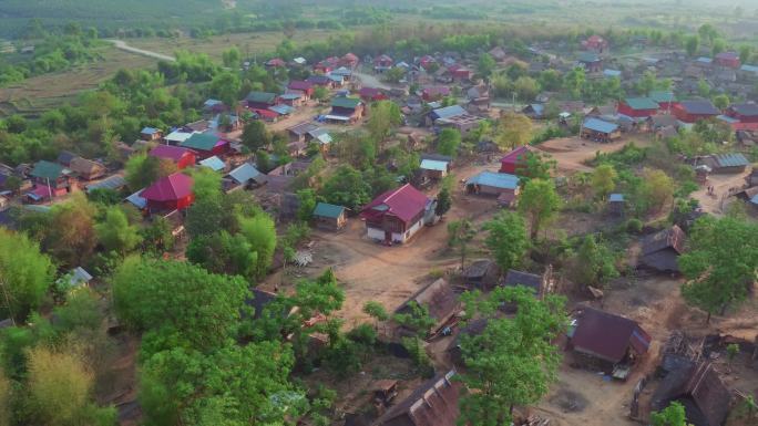 航拍老挝的村庄