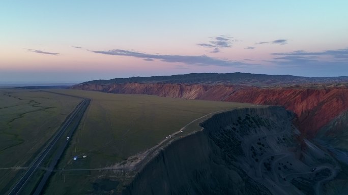 峡谷美景悬崖露营野外