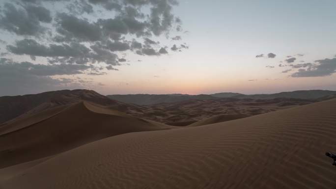 中国内蒙古阿拉善巴丹吉林沙漠沙丘日落延时