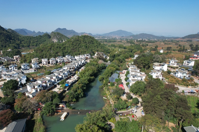 恭城县红岩村柿子风光