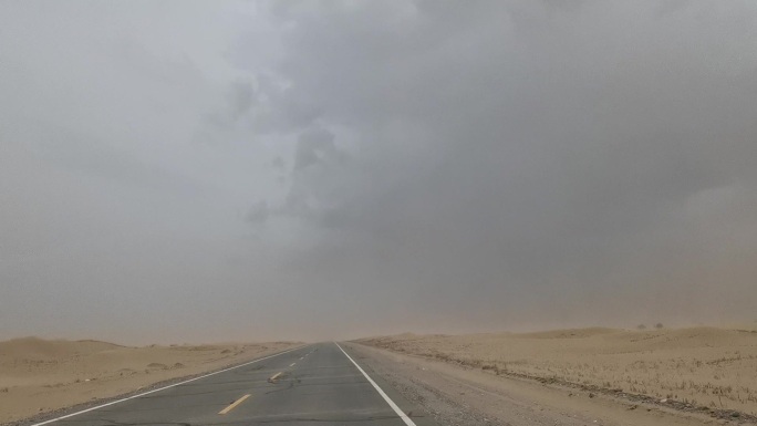 沙漠公路沙尘暴实拍素材