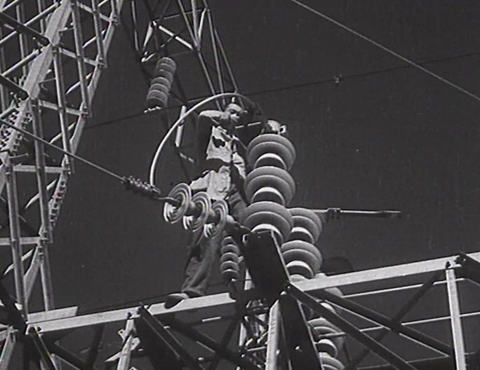 电工维修高压线维修工人50年代60年代