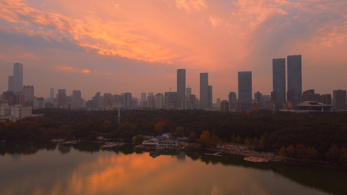 城市夕阳天空之镜