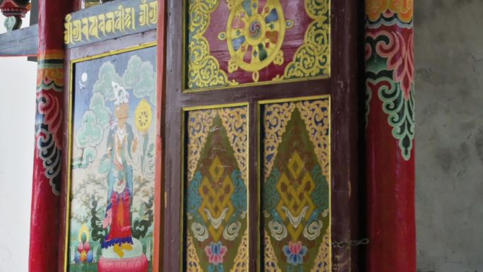 寺庙壁画藏语经文