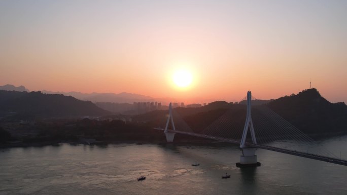 航拍宜昌夷陵长江大桥夕阳落日