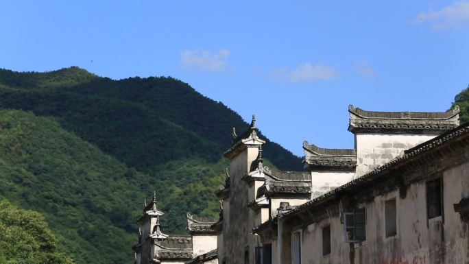中国江南古民居屋檐和蓝天和山原素材