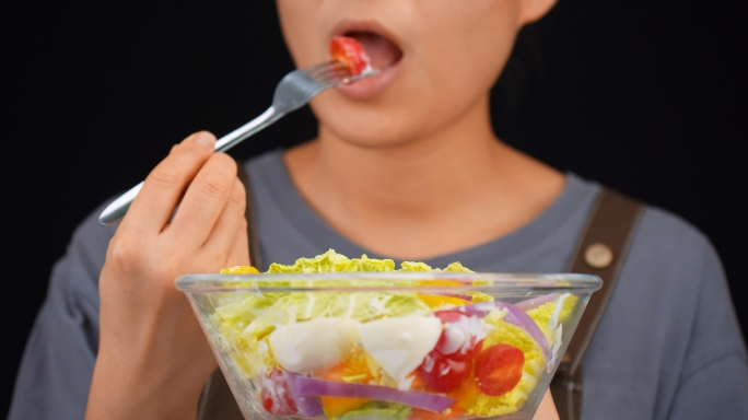 减肥餐蔬菜沙拉减脂餐健康饮食吃减脂餐