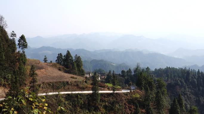 农村高山人家远景