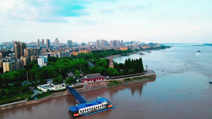 航拍荆州沿江风景，航拍荆州宝塔湾风景