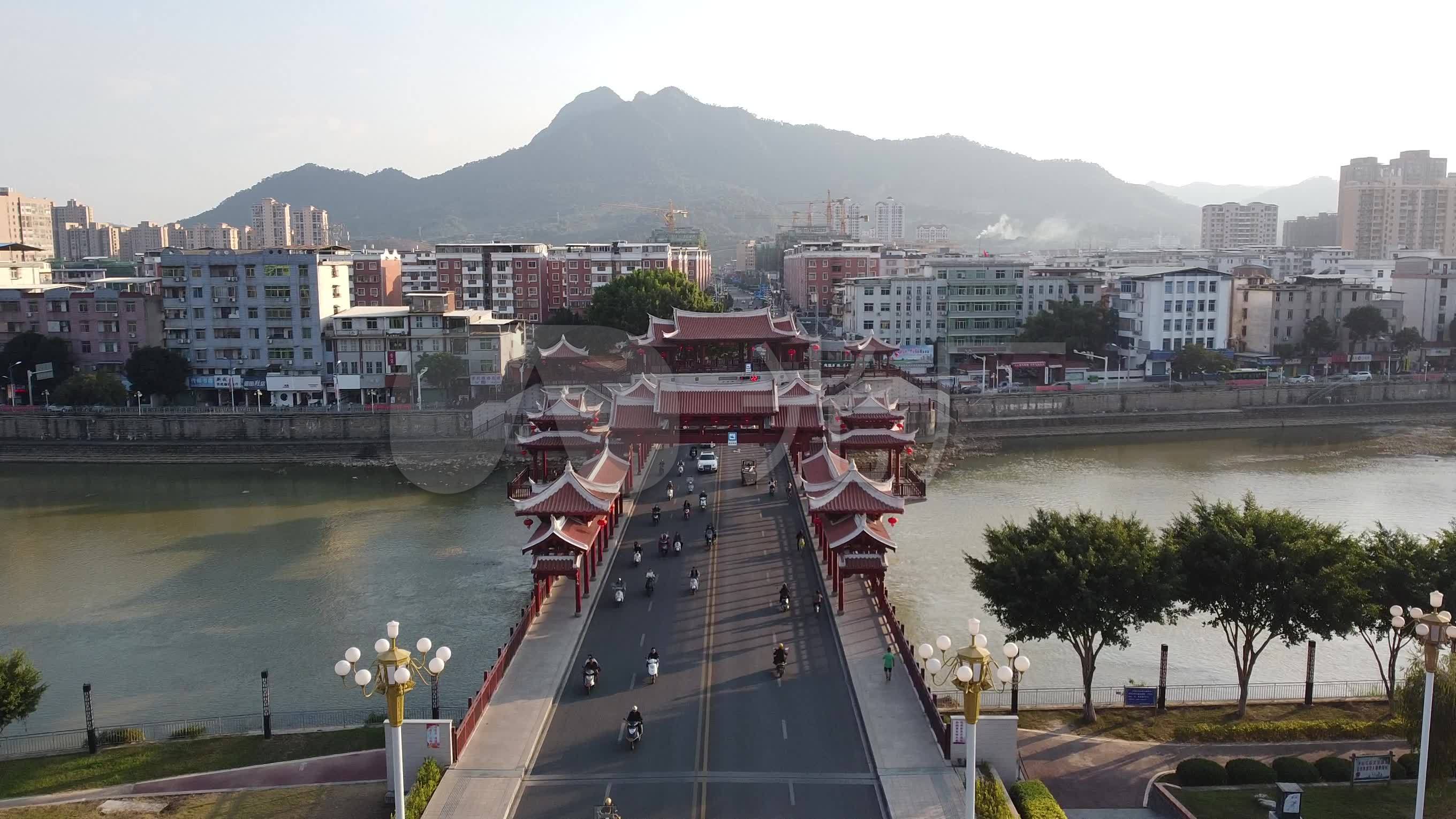 漳州市南靖县中山桥黄昏航拍_2720x1530_高清视频素材下载(编号