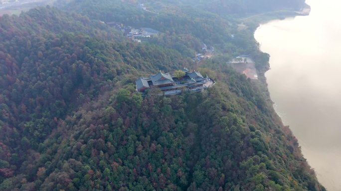 航拍湘江边的昭山古寺（二）