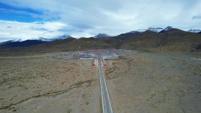 西藏阿里冈仁波齐山塔钦镇航拍视频