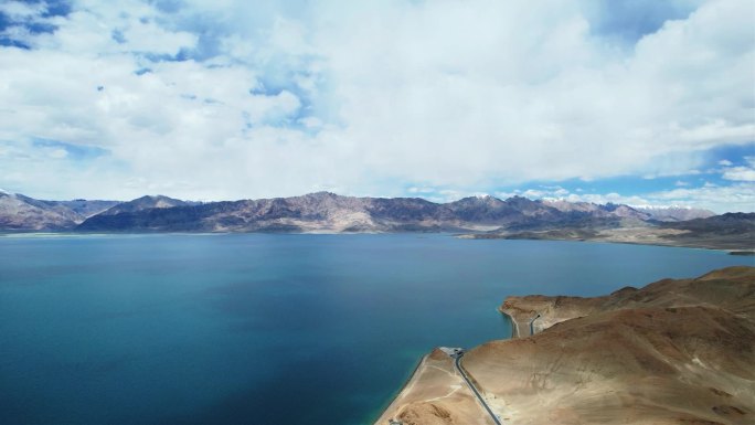 西藏阿里班公湖航拍视频