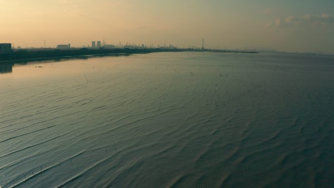 浙江宁波镇海海岸线灰鳖洋东海