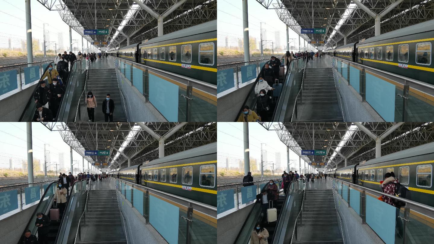 宜昌东站火车站绿皮火车旅客出站地下通道
