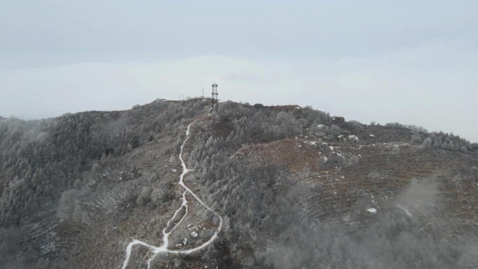 北京门头沟山区雪后的云海