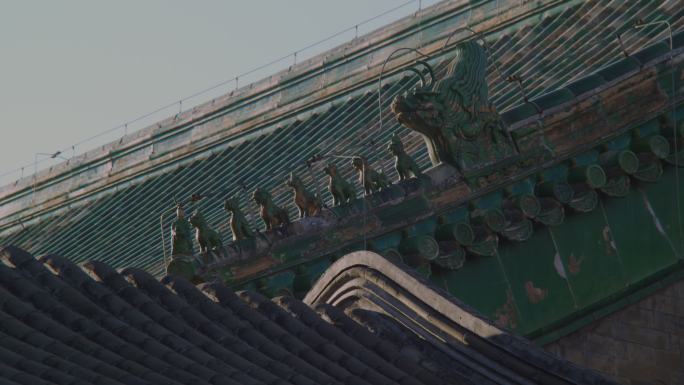 北京名胜恭王府宅邸 屋脊上的动物装饰