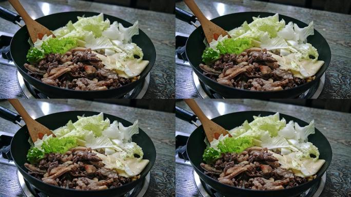 烹饪干锅牛肉