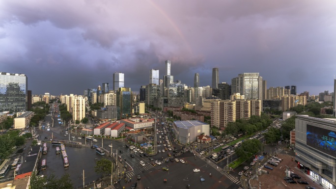 北京东大桥国贸楼群雨后彩虹延时摄影