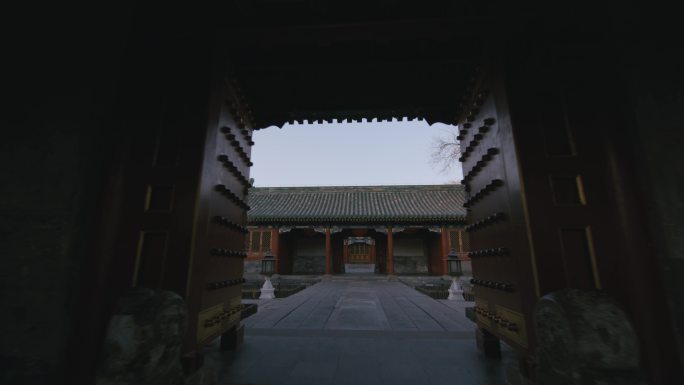 北京名胜恭王府宅邸 穿过多个大门