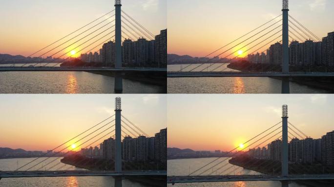 夕阳下的五象大桥