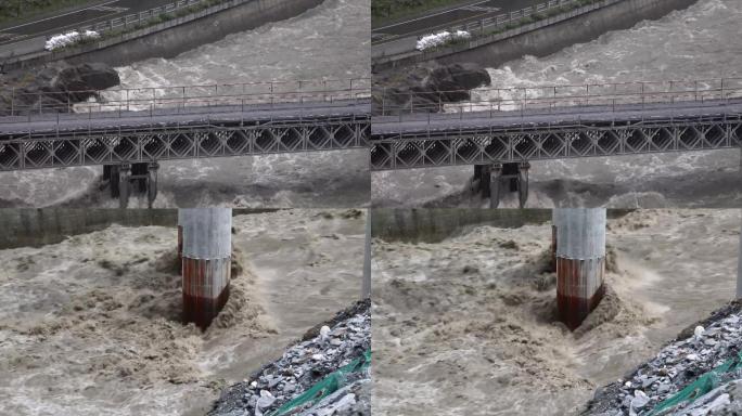 洪水冲击桥梁4k