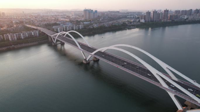 柳州下班时间桥梁广雅大桥