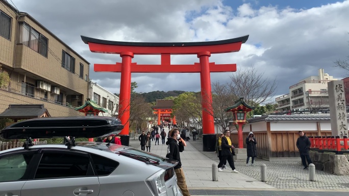 日本旅游景伏见稻荷大社朱红色牌坊千本鸟居