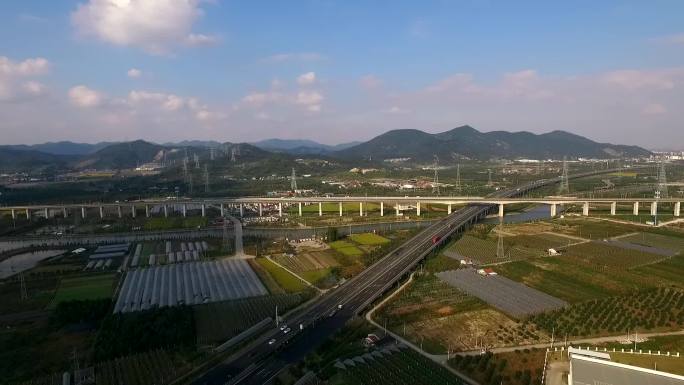 高速公路交通枢纽路面驾驶