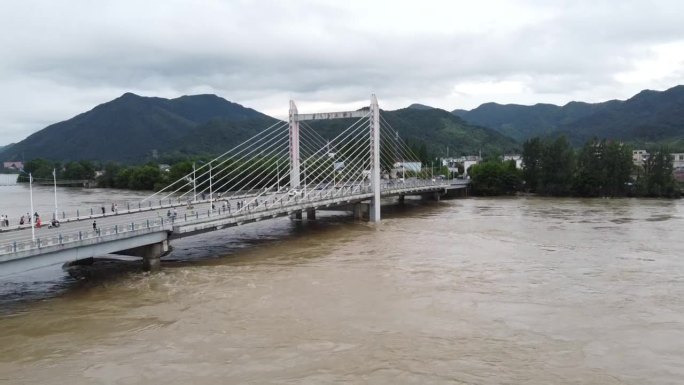 青弋江大桥洪水