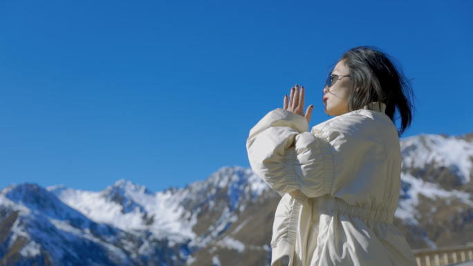 雪山之巅、眺望远方