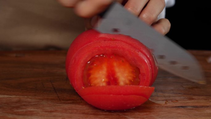 实拍切西红柿