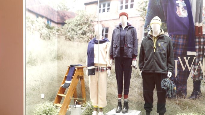 三里屯太古里优衣库特写和服装展示