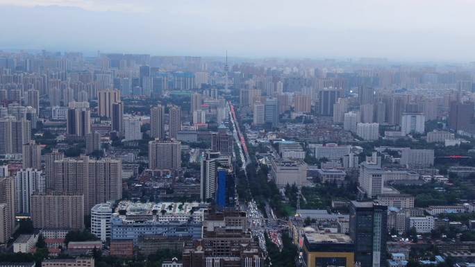 雨后城市交通拥堵车水马龙西安交通堵车加塞