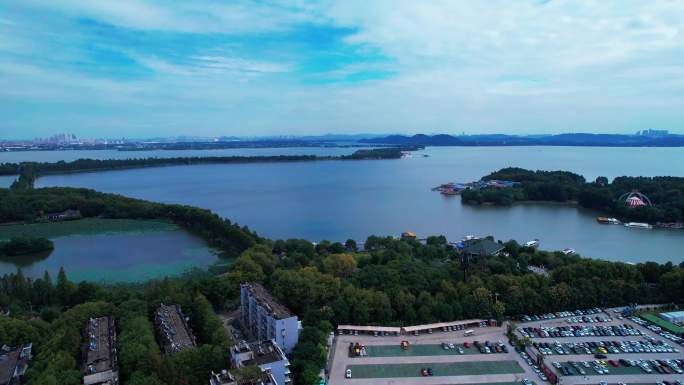 航拍武汉东湖周边城市多建筑多镜头4分29