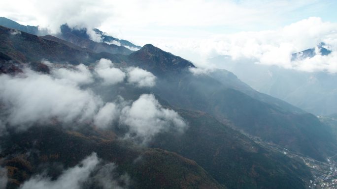 巫溪界4K高清航拍风景延时高山云海和村庄