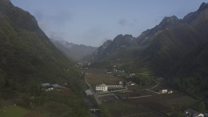 湖南神农架林区太阳坪自然保护区长坊村