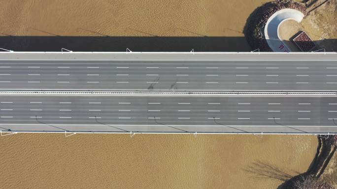 2k郑州黄河大桥建设车流航拍大景空镜素材