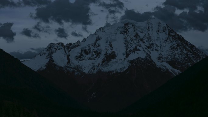 川西雅拉雪山 云海延时