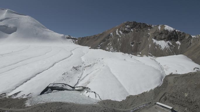 西藏廓琼岗日冰川洛堆峰航拍4K