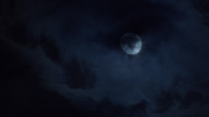 月夜黑夜中的月亮