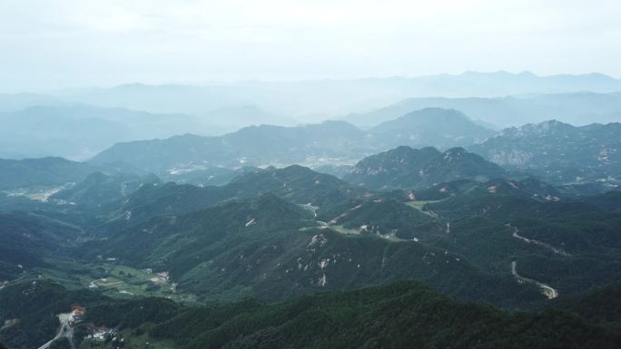 天柱山山顶观景台航拍松树悬崖峭壁A002