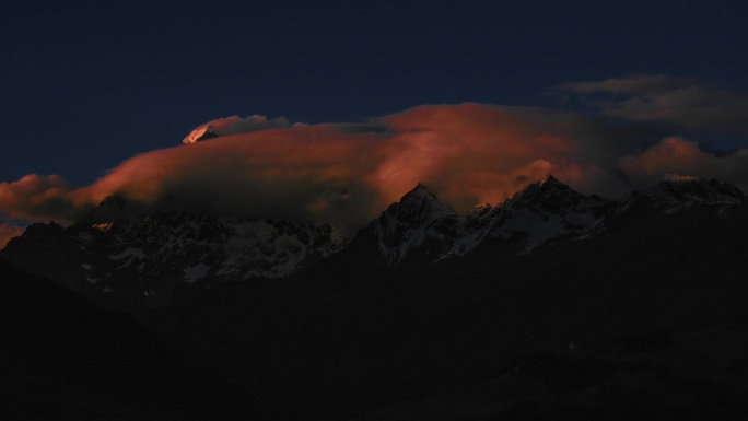 川西四姑娘山 云雾 夕阳