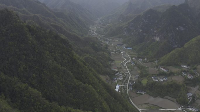 湖南神农架林区太阳坪自然保护区长坊村