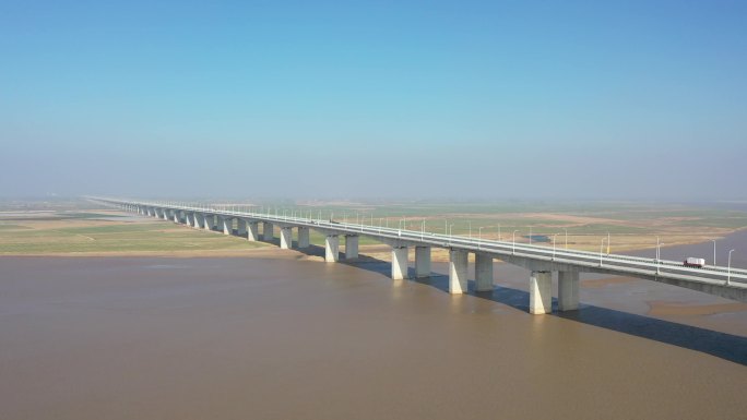 2k黄河大桥郑州段大景航拍空镜素材