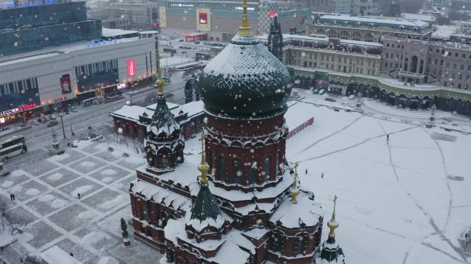哈尔滨航拍下雪哈尔滨冬季索菲亚教堂4K